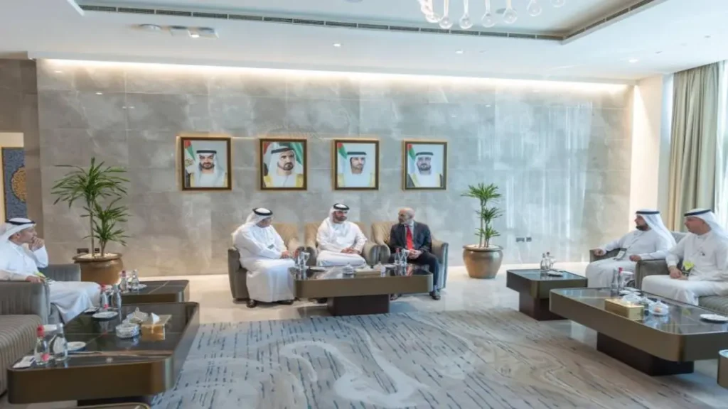 منصور بن محمد.. الابتكار يقود استراتيجية تطوير القطاع الصحي في دبي جديد